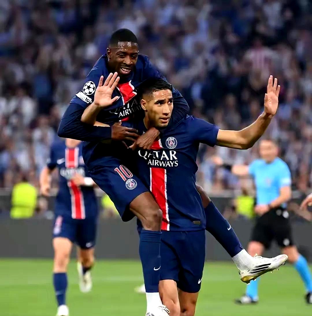 包含赛地聚焦——法国杯国际比赛日热度飙升，曼联再遭质疑，引发热议，临场指挥获称赞的词条