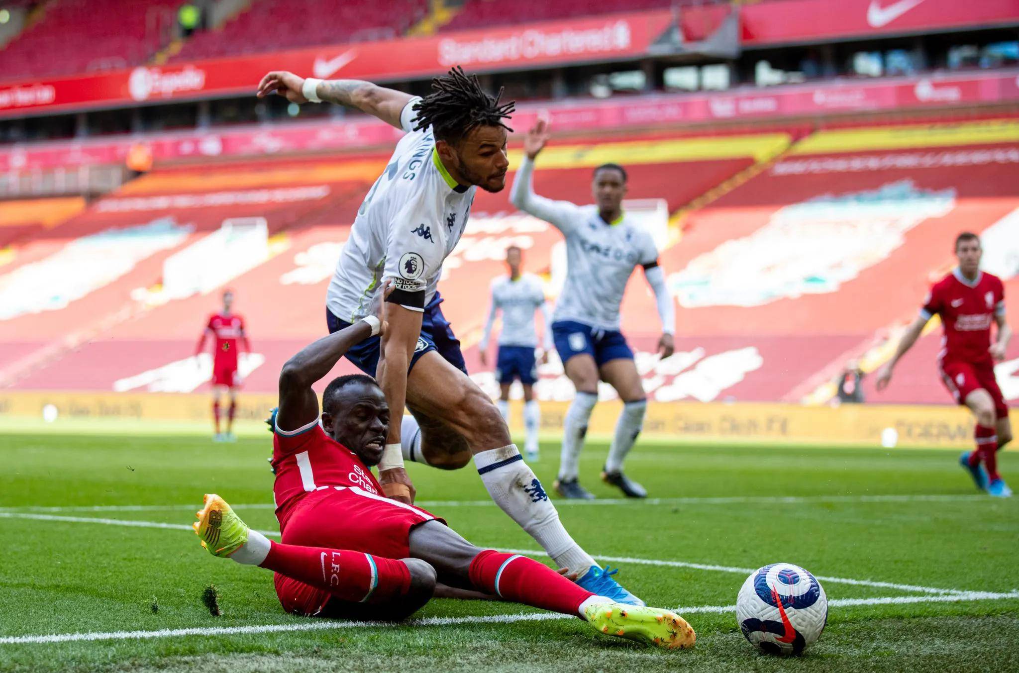 国际比赛日西甲焦点战，阿斯顿维拉临场应变，球迷炸锅，赛季目标并未改变 