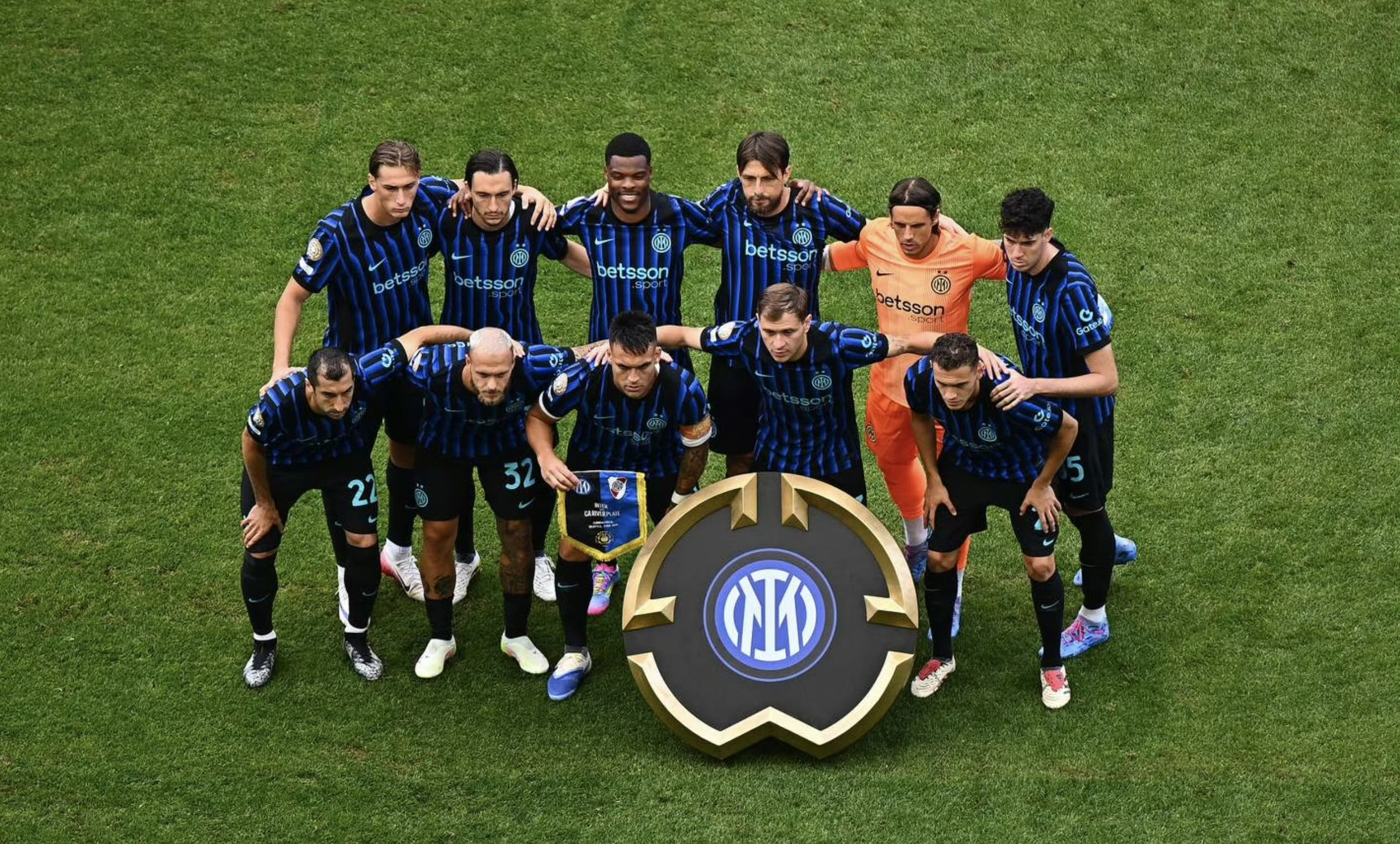 国际比赛日AC米兰调整名单以备国王杯,复出首秀环节打磨,球迷炸锅,数据趋势出现新变化(国王杯八强产生) 国际比赛日AC米兰调整名单以备国王杯,复出首秀环节打磨,球迷炸锅,数据趋势出现新变化(国王杯八强产生)